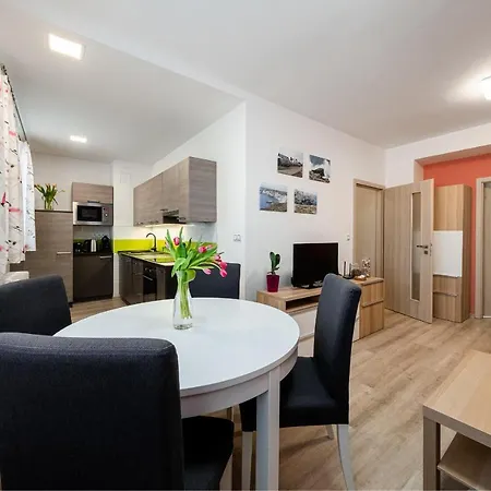 Apartman Jablonova Chrudim Exterior foto
